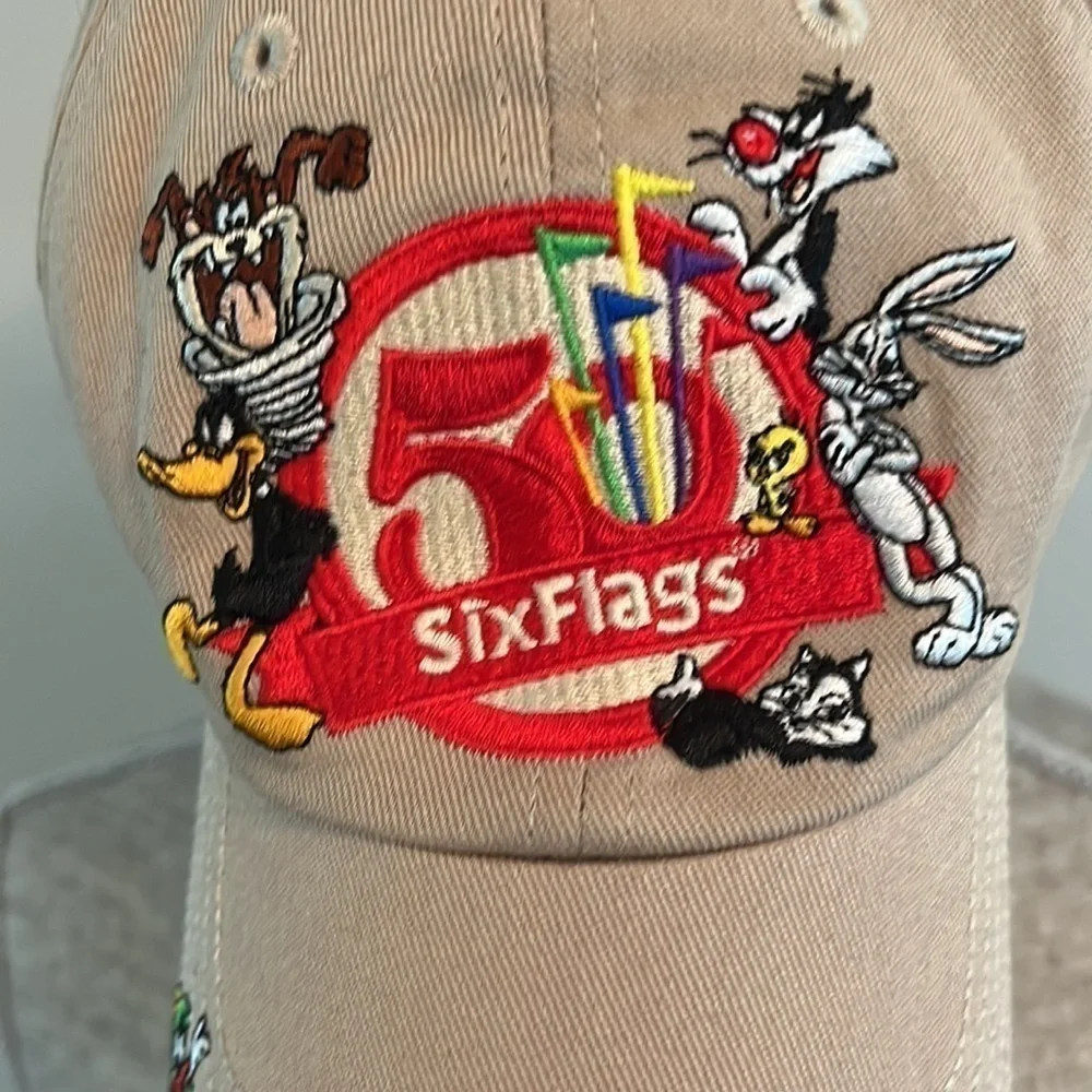 Six Flags tan youth baseball cap w/embroidery nice looking & in great condition